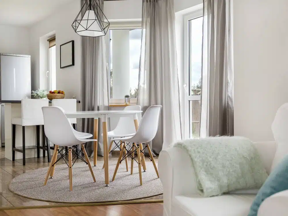 וילונות לבנים