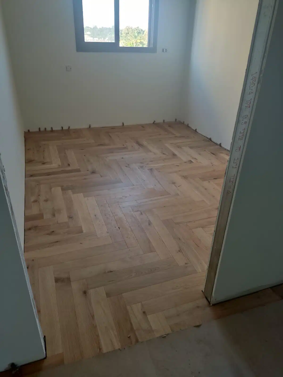 פרויקט ריצוף פרקט פישבון, רצפת פרקט בהרצליה פיתוח - פרקט אונליין