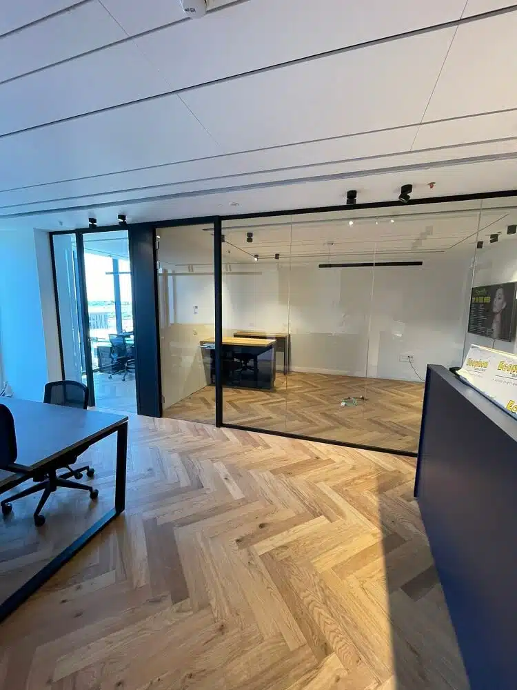 פרויקט ריצוף פרקט פישבון, רצפת פישבון במשרד בנס ציונה - פרקט אונליין