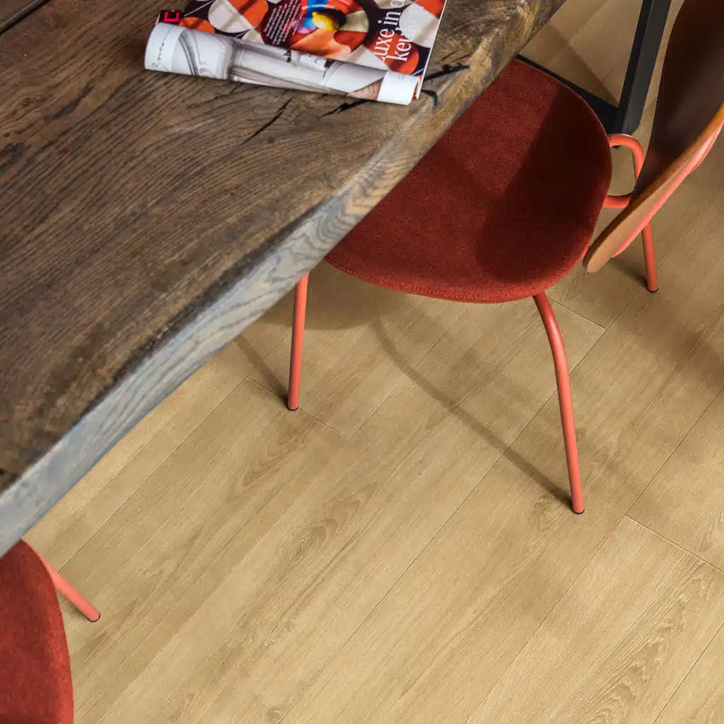 אלון מוברש טבעי חם דגם SIG4762