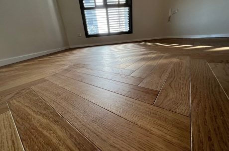 פרויקט ריצפת פישבון תלת שכבתי בהוד השרון